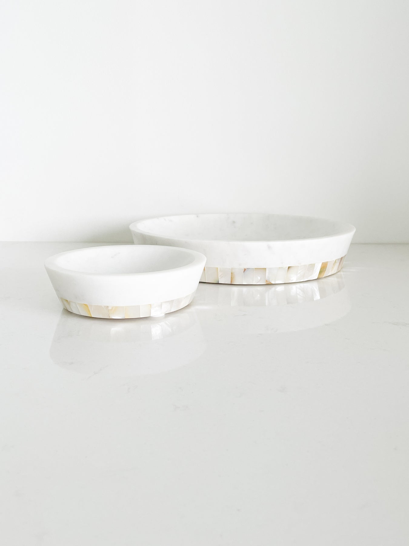White Marble Bowl With Mother Of Pearl Inlay(5.5"D, Bottom Diameter: 4.5”D, 1.5" H)